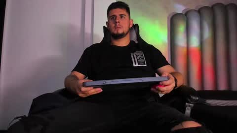 Snapshot of ryan_evanns chatting on September 2025 04:58:02 AM R Y A N online show from September 2025 04:58:02 AM