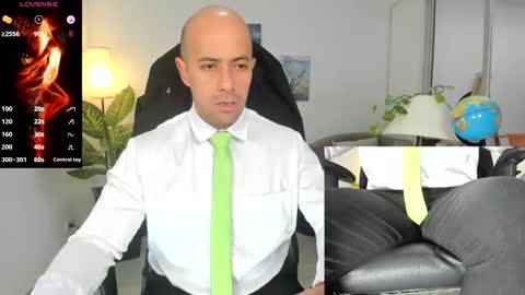 Snapshot of ryan_master_ chatting on December 2024 01:03:01 PM ryan_master_ online show from December 2024 01:03:01 PM