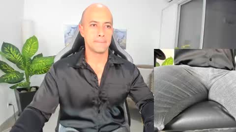 Snapshot of ryan_master_ chatting on January 2025 09:07:01 AM ryan_master_ online show from January 2025 09:07:01 AM