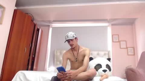 Snapshot of ryan_maxy chatting on January 2025 06:37:02 PM ryan online show from January 2025 06:37:02 PM