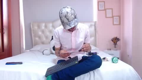 Snapshot of ryan_maxy chatting on January 2025 06:32:01 PM ryan online show from January 2025 06:32:01 PM