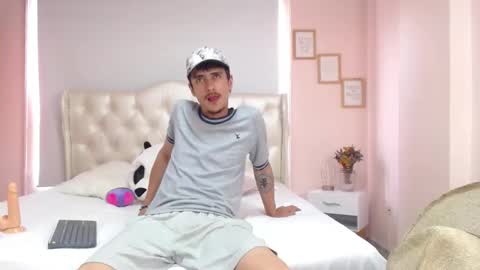 Snapshot of ryan_maxy chatting on January 2025 03:32:01 PM ryan online show from January 2025 03:32:01 PM