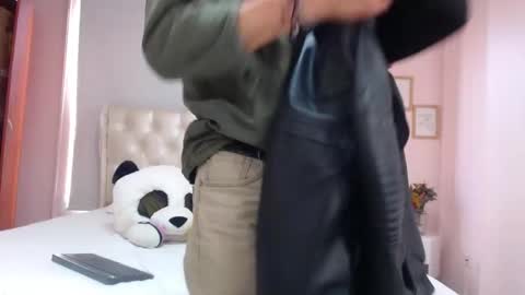 Snapshot of ryan_maxy chatting on January 2025 03:32:02 PM ryan online show from January 2025 03:32:02 PM