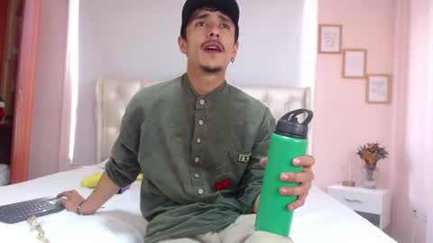 Snapshot of ryan_maxy chatting on January 2025 06:35:01 PM ryan online show from January 2025 06:35:01 PM