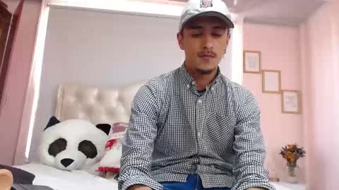 Snapshot of ryan_maxy chatting on February 2025 07:28:01 PM ryan online show from February 2025 07:28:01 PM