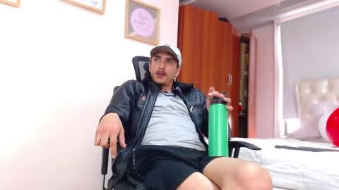 Snapshot of ryan_maxy chatting on February 2025 06:33:02 PM ryan online show from February 2025 06:33:02 PM