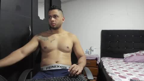 ryan_xc1 online show from May 2026 03:23:01 AM