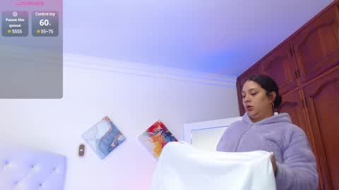 Hanna  online show from January 2025 03:29:02 PM