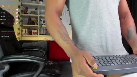 Snapshot of ryanboy30 chatting on January 2025 02:07:01 PM ryanboy30 online show from January 2025 02:07:01 PM