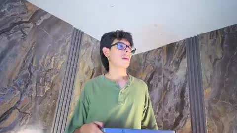 ryann_wolf online show from June 2026 07:41:02 PM