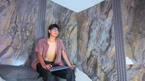 ryann_wolf online show from June 2026 08:32:02 PM