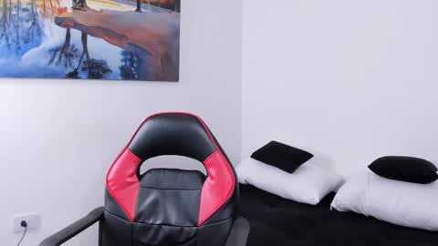 ryanwhite3 online show from November 2025 12:09:01 AM