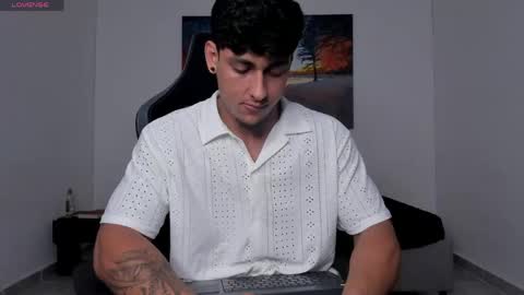 ryanwhite3 online show from April 2026 11:07:01 PM