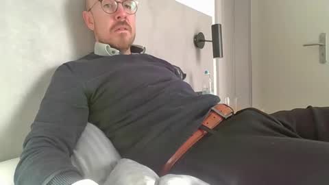 Snapshot of s_i_q chatting on November 2025 12:42:02 PM s_i_q online show from November 2025 12:42:02 PM