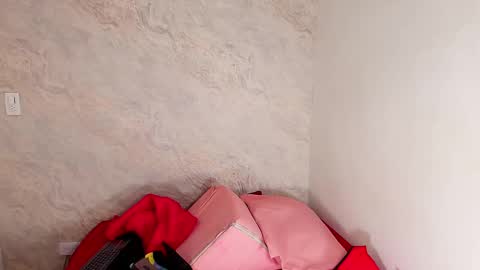 Snapshot of s_sofia_ chatting on February 2025 07:17:02 PM s_sofia_ online show from February 2025 07:17:02 PM