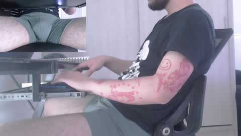 Snapshot of saat_hiel chatting on October 2025 04:57:02 PM Saat online show from October 2025 04:57:02 PM