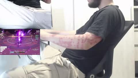 Snapshot of saat_hiel chatting on October 2025 04:34:01 AM Saat online show from October 2025 04:34:01 AM