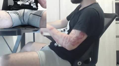 Snapshot of saat_hiel chatting on October 2025 01:17:02 AM Saat online show from October 2025 01:17:02 AM