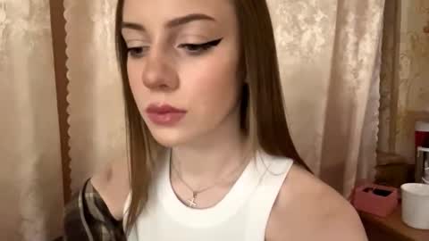 Snapshot of sabinakeeser chatting on November 2025 07:51:02 PM Mika online show from November 2025 07:51:02 PM