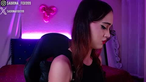 sabrina fox online show from March 2026 05:04:01 AM