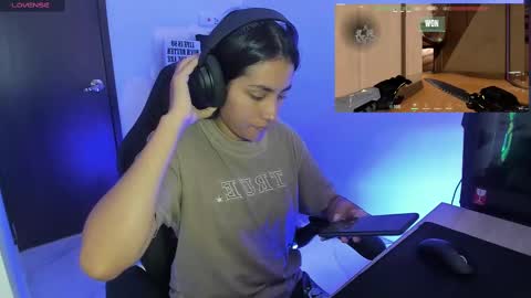 Angie  online show from September 2025 04:43:02 PM