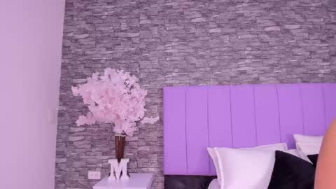 sabrina_f0xx online show from May 2026 05:54:02 PM