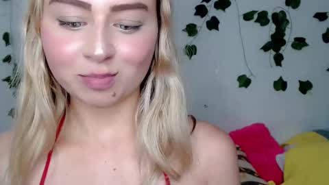 Snapshot of sabrinaexpositoxx chatting on January 2025 02:37:02 AM SABRI online show from January 2025 02:37:02 AM