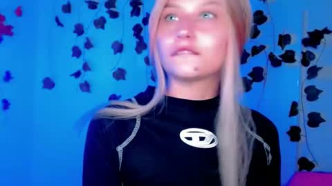 Snapshot of sabrinaexpositoxx chatting on February 2025 11:42:01 AM SABRI online show from February 2025 11:42:01 AM