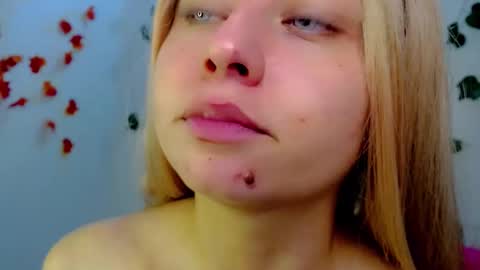 Snapshot of sabrinaexpositoxx chatting on March 2025 04:45:02 AM SABRI online show from March 2025 04:45:02 AM