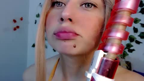 Snapshot of sabrinaexpositoxx chatting on September 2025 11:59:01 PM SABRI online show from September 2025 11:59:01 PM