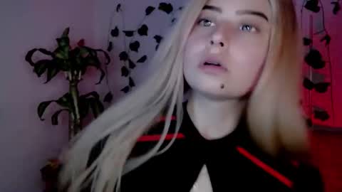 Snapshot of sabrinaexpositoxx chatting on September 2025 11:48:02 PM SABRI online show from September 2025 11:48:02 PM