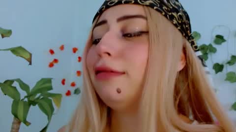 Snapshot of sabrinaexpositoxx chatting on October 2025 05:03:02 PM SABRI online show from October 2025 05:03:02 PM