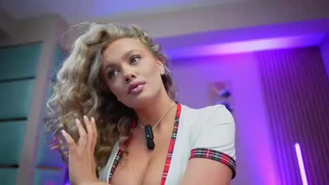 SabrinaJade online show from May 2026 07:14:01 AM