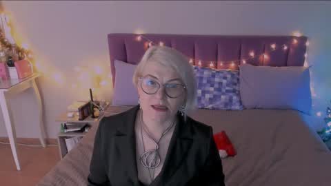 Sabrina MacMarren online show from January 2025 03:12:02 PM