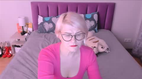 Sabrina MacMarren online show from October 2025 04:41:01 PM