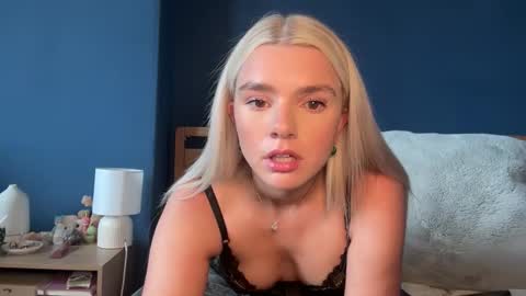 Snapshot of sabrinamasson chatting on September 2025 02:19:01 PM sabrina online show from September 2025 02:19:01 PM