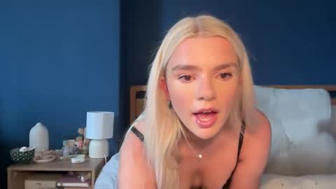 Snapshot of sabrinamasson chatting on September 2025 02:52:01 PM sabrina online show from September 2025 02:52:01 PM