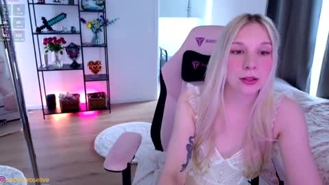 Snapshot of sabrinarose_x chatting on May 2026 05:08:02 PM Sabrina Rose online show from May 2026 05:08:02 PM