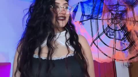 Sabrina  online show from October 2025 11:43:01 AM