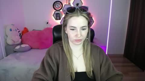 Sabrina Violet online show from May 2026 08:11:01 AM