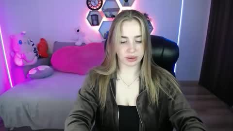 Sabrina Violet online show from May 2026 08:08:02 AM