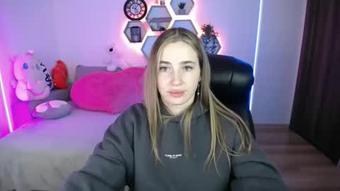 Sabrina Violet online show from May 2026 08:09:01 AM
