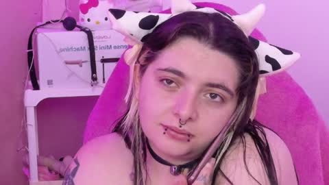 Snapshot of sachi_meow chatting on April 2026 07:11:02 PM Ig online show from April 2026 07:11:02 PM