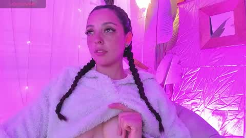 Snapshot of sadashi_moon chatting on January 2025 03:43:02 AM online show from January 2025 03:43:02 AM