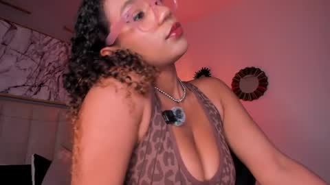 Sophie online show from May 2026 06:52:01 AM