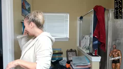 SadieRW online show from October 2025 04:31:01 PM