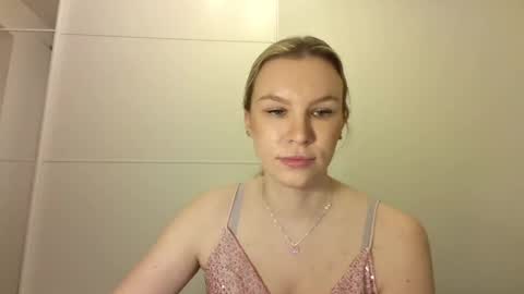 Snapshot of sadieshine chatting on October 2025 07:03:02 PM Sadie online show from October 2025 07:03:02 PM