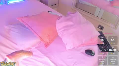 Mara online show from September 2025 04:49:02 AM