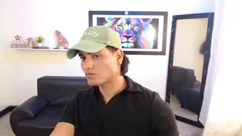 Snapshot of saenz18 chatting on December 2024 08:23:02 PM Saenz online show from December 2024 08:23:02 PM
