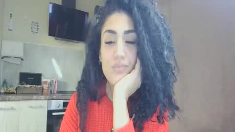 Snapshot of safari_xx chatting on October 2025 08:31:01 PM Queen online show from October 2025 08:31:01 PM